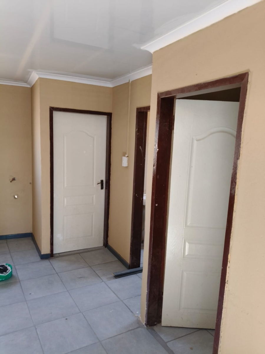 2 Bedroom Property for Sale in Bloemside 4 Free State